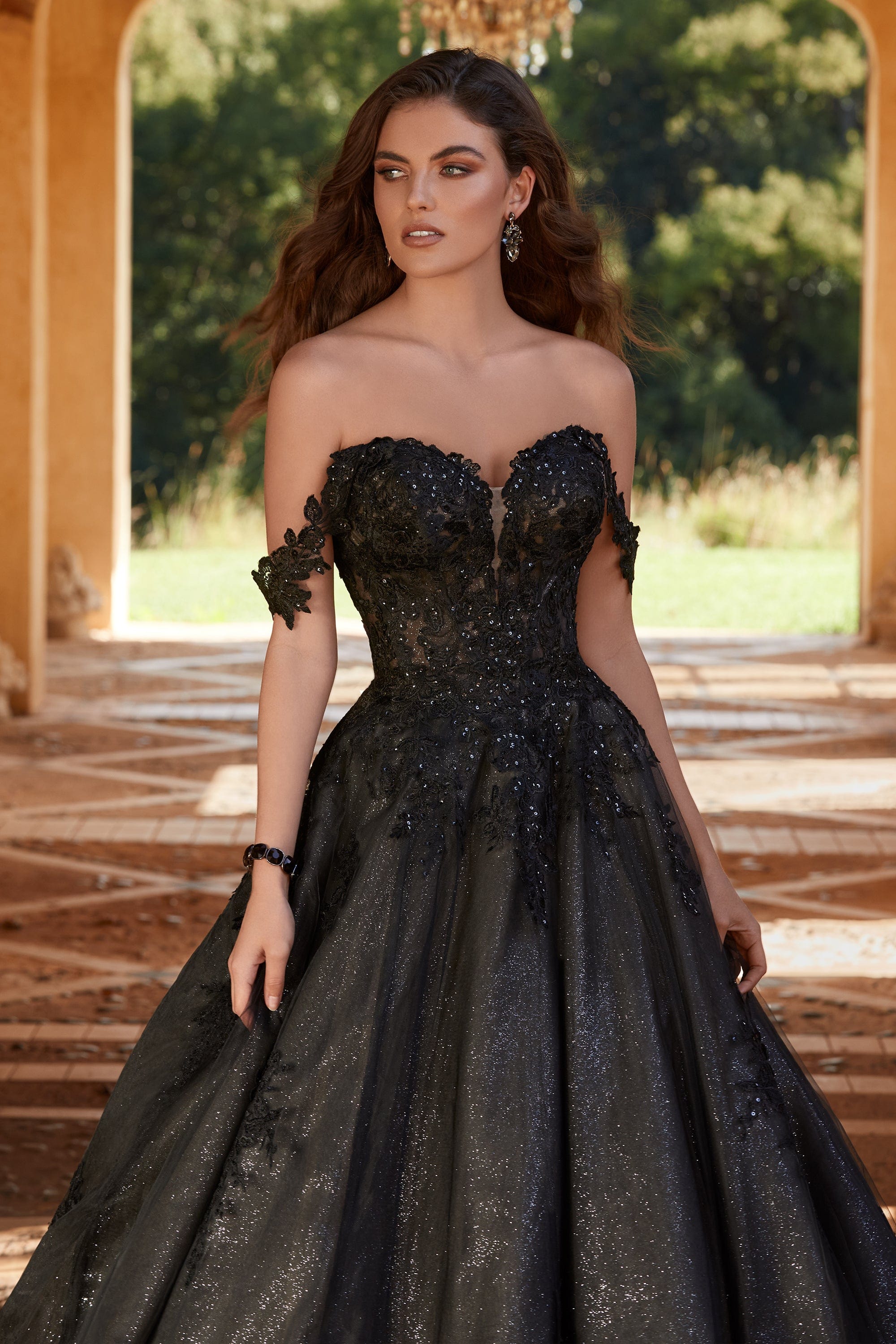 1481 Sexy Backless Black Wedding Dresses with A-Line Wedding Dress Hot Sale  Black Wedding Bridal Gown Dress with 2024 New Spring Dress by Factory  Wholesale - China Wedding Dress and Bridal Wedding Dress price |  Made-in-China.com
